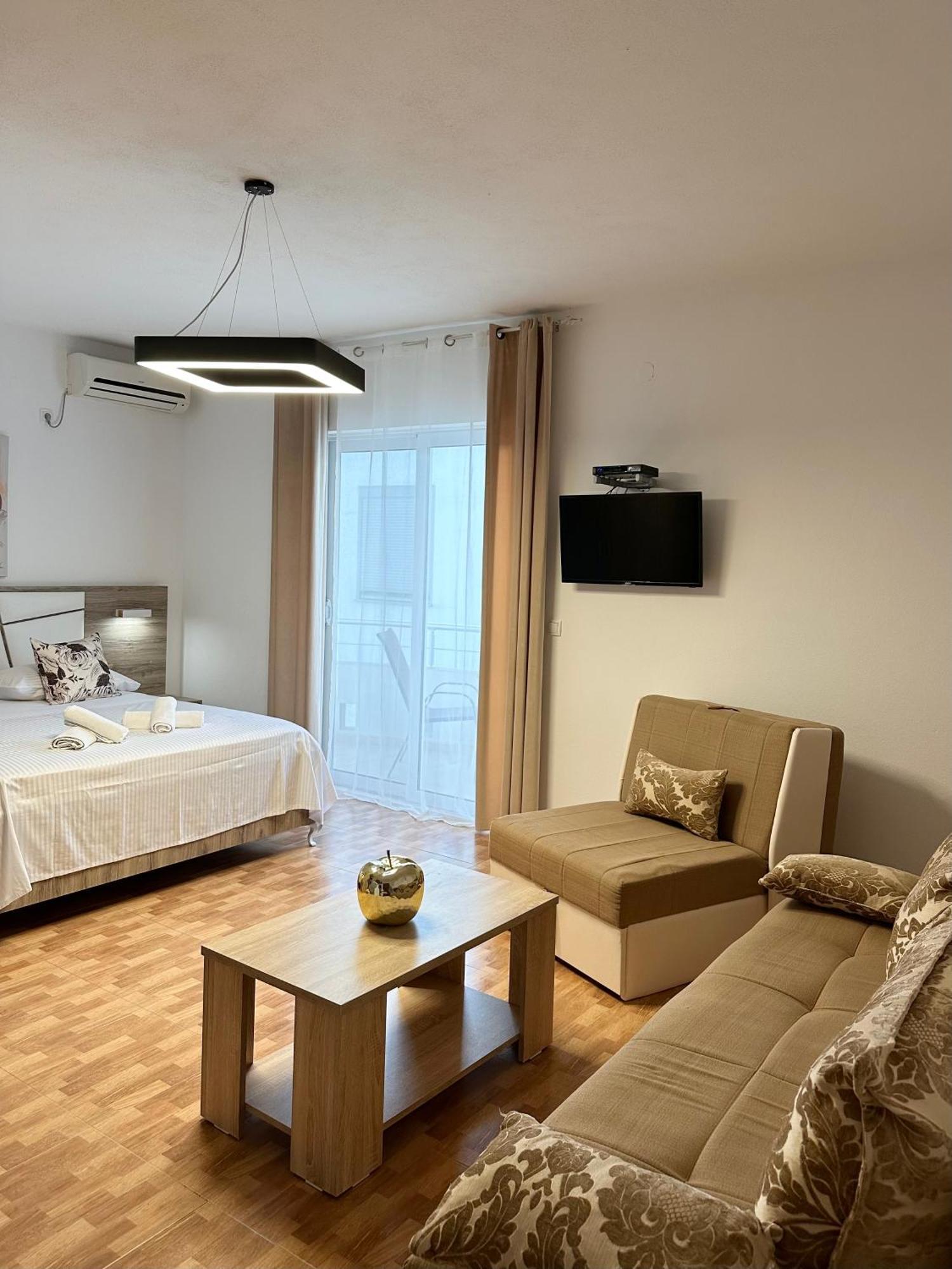 Apartmens Xhenis Lux Ulcinj Exterior photo