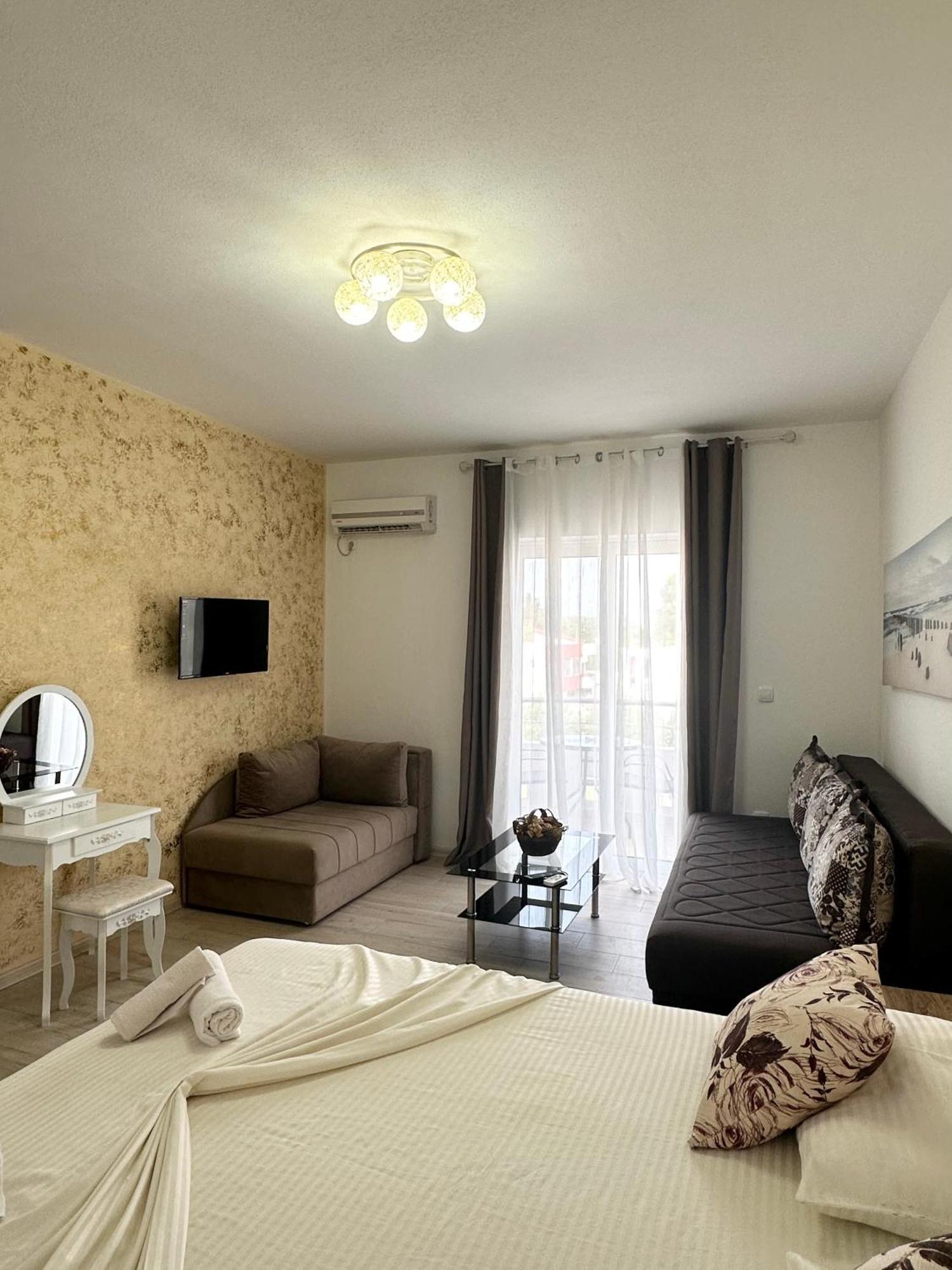 Apartmens Xhenis Lux Ulcinj Exterior photo