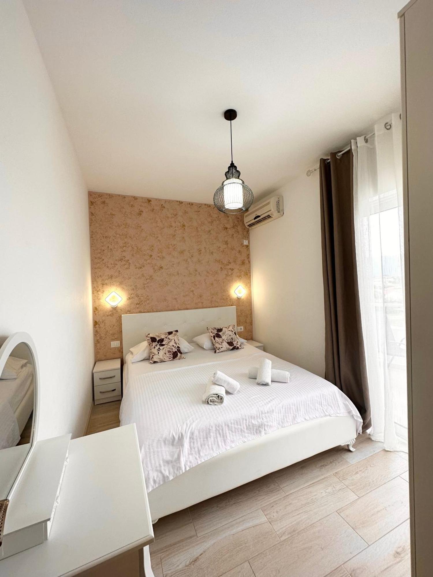 Apartmens Xhenis Lux Ulcinj Exterior photo
